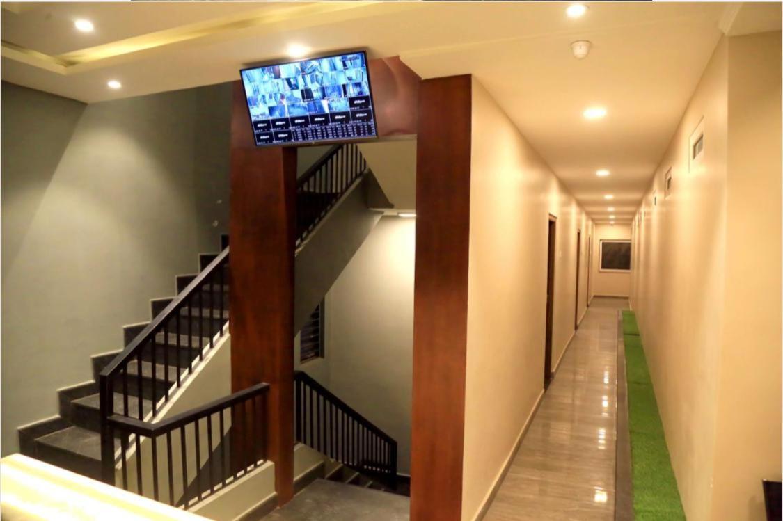 M Square Hotel Vellore Luaran gambar