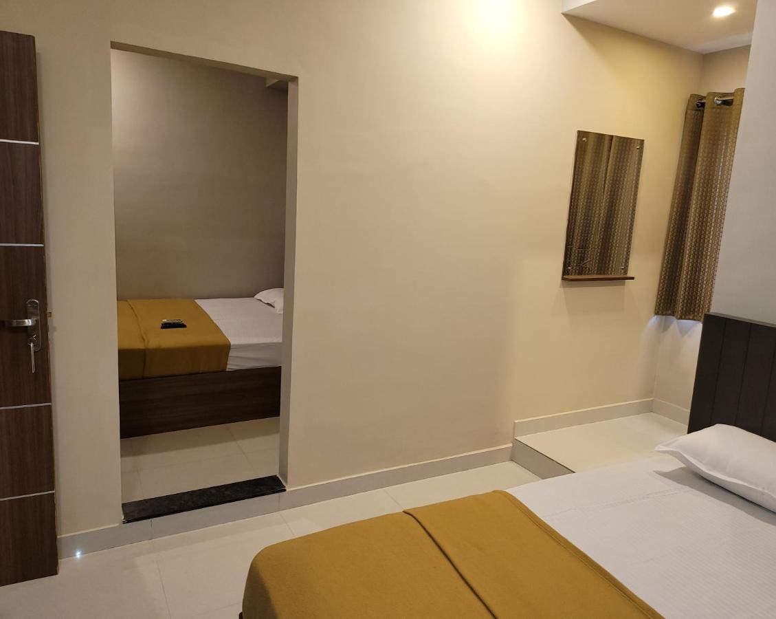 M Square Hotel Vellore Luaran gambar