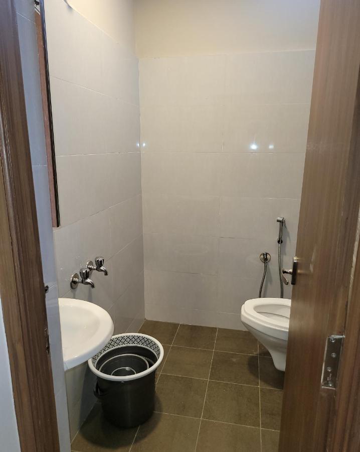 M Square Hotel Vellore Luaran gambar