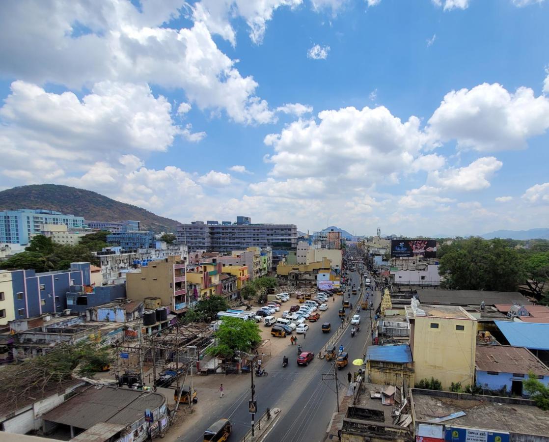 M Square Hotel Vellore Luaran gambar