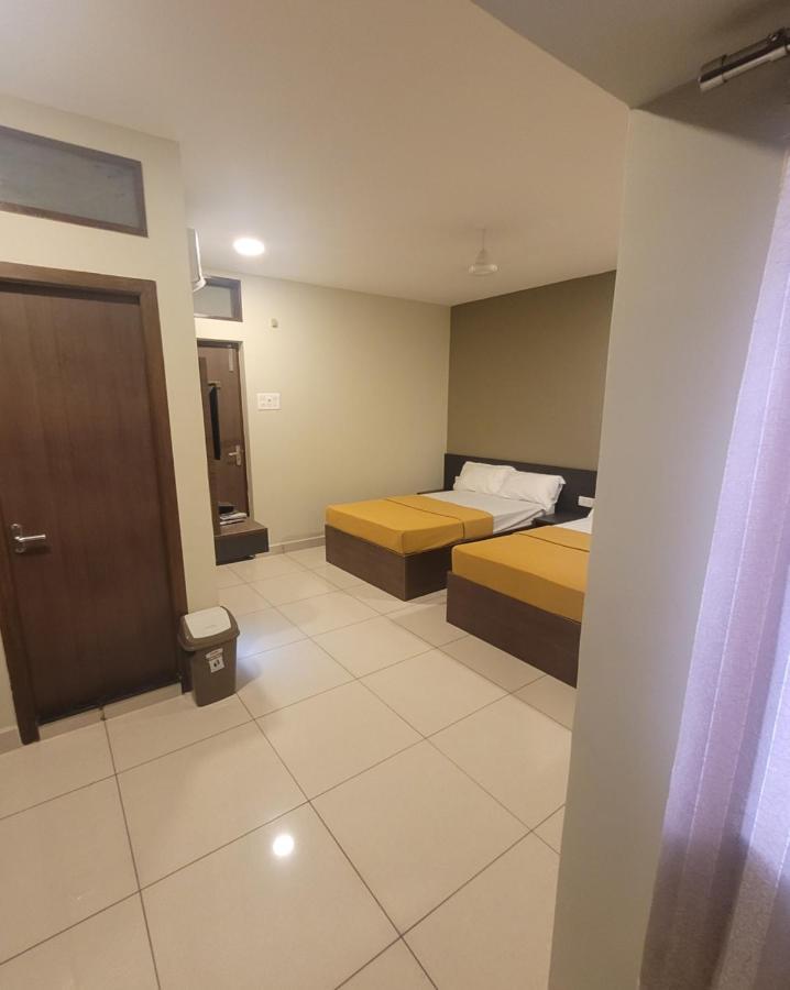 M Square Hotel Vellore Luaran gambar
