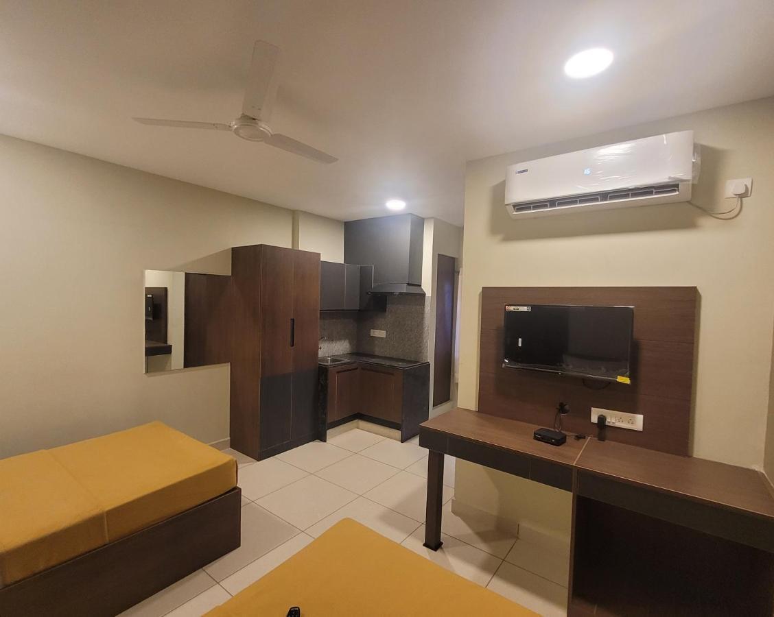 M Square Hotel Vellore Luaran gambar