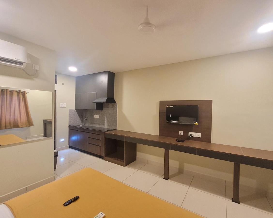 M Square Hotel Vellore Luaran gambar